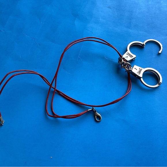 Tripp cuffs and leather - Picture 4 of 5